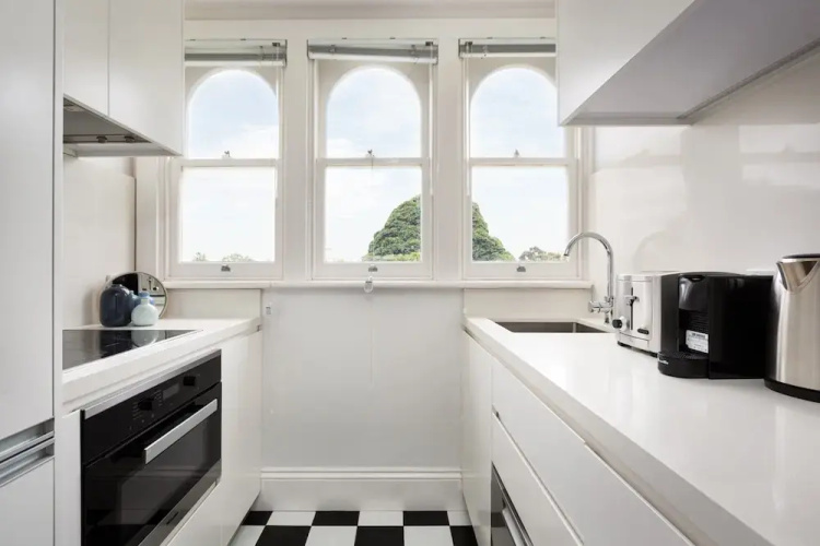 Executive Studio With Patio Near Trains