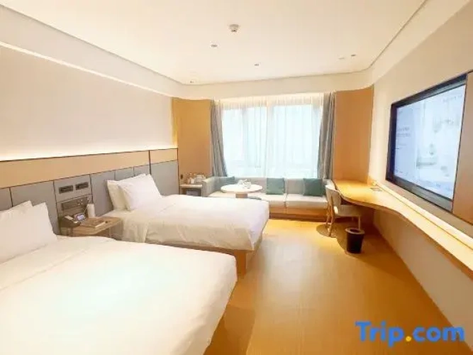 Standard Double room with street view