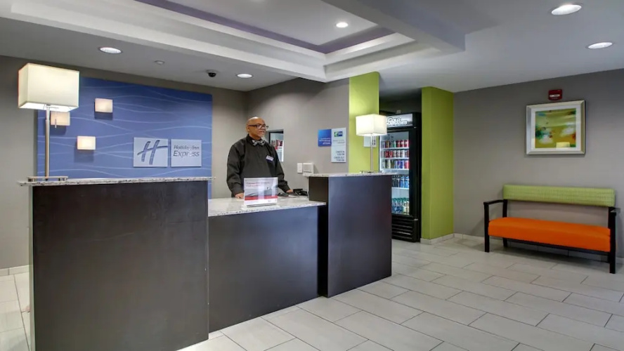 Jackson Hotel and Suites