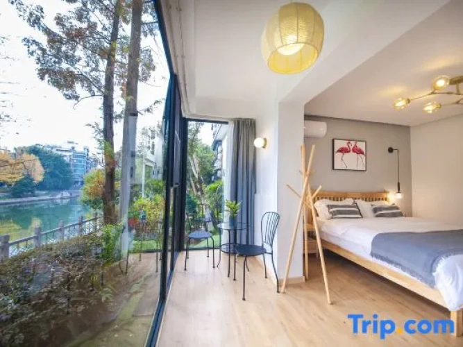 Standard Double room with river view
