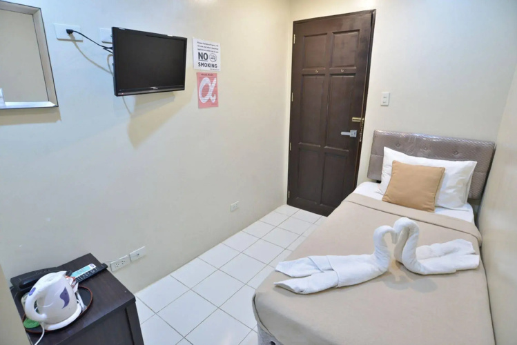 Amax Inn Makati II