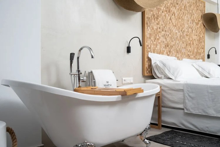 Mneme Suites & Villas