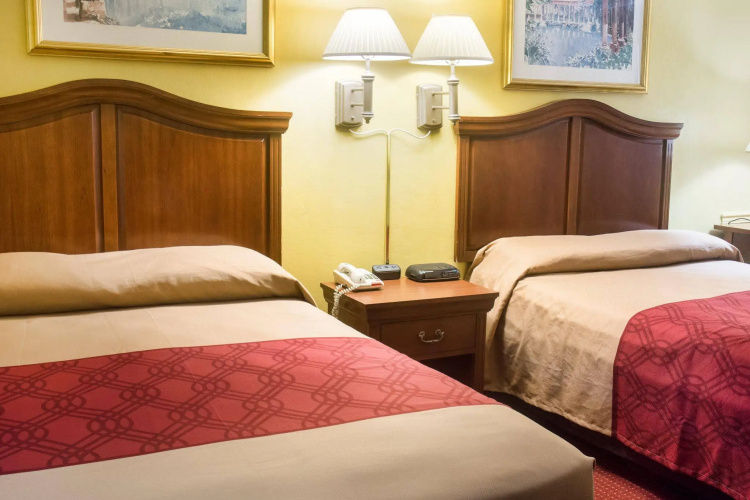 Studios & Suites 4 Less Chesapeake