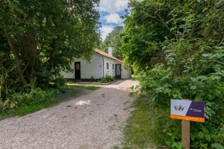 2 Bedrooms Cottage