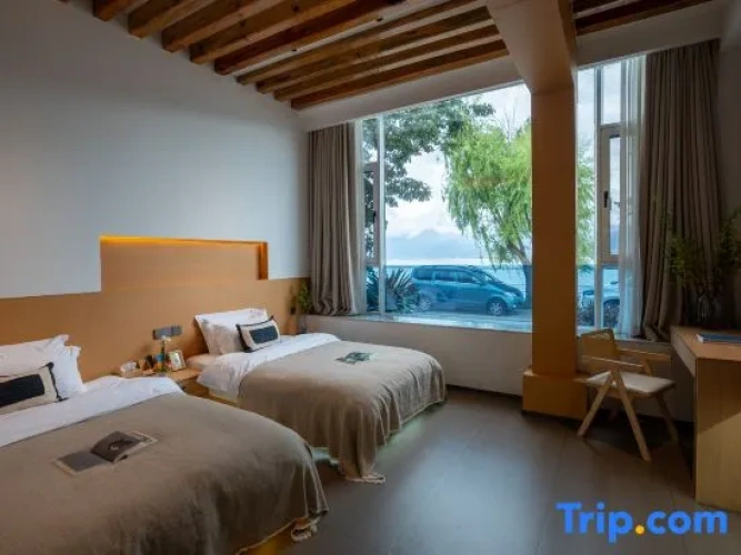 Standard Twin room with sea view