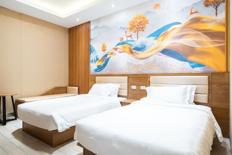 Home me Hotel