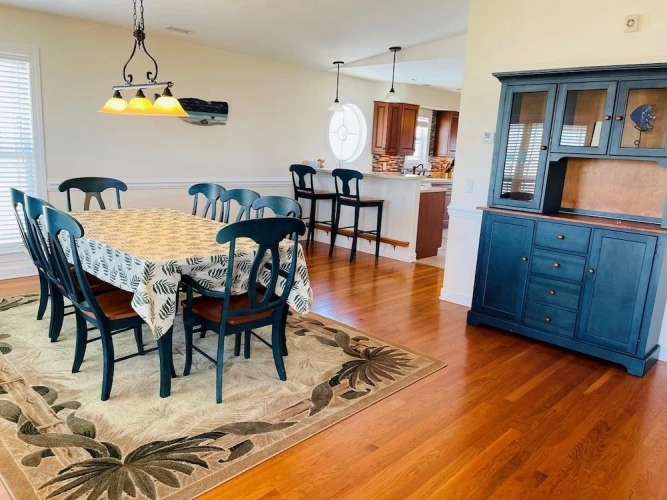 4 Bedrooms Cottage