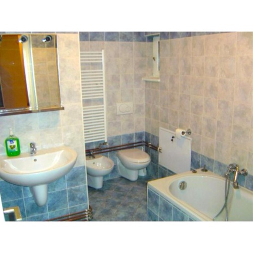 3 Bedrooms Apartment