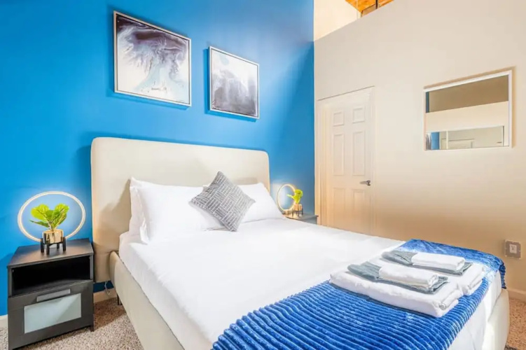 2 Bedroom Historic Brick Getaway with Wifi