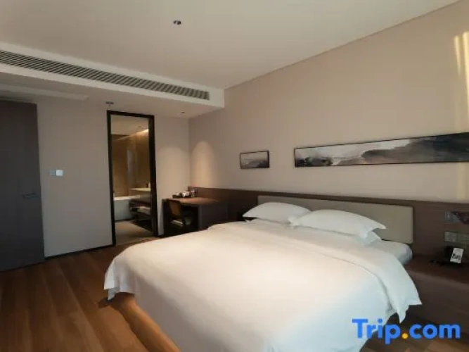 Business Quadruple Suite