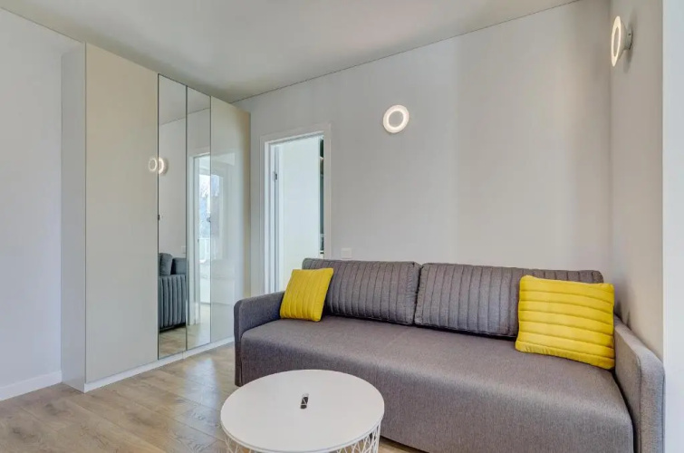 Center Apartment 10A
