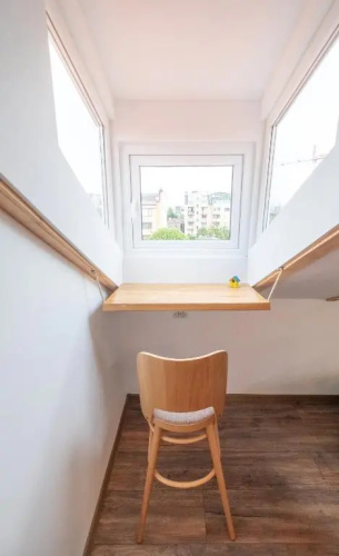 Central Bohemian House/Garden/-5 bedrooms, 3 Baths