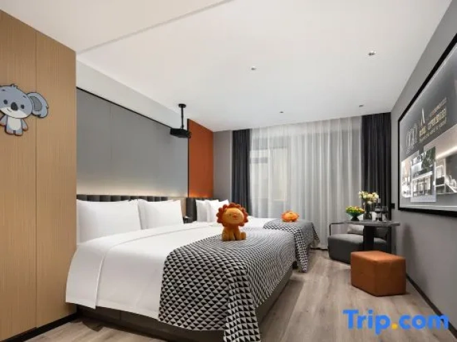 Deluxe Triple Family Suite