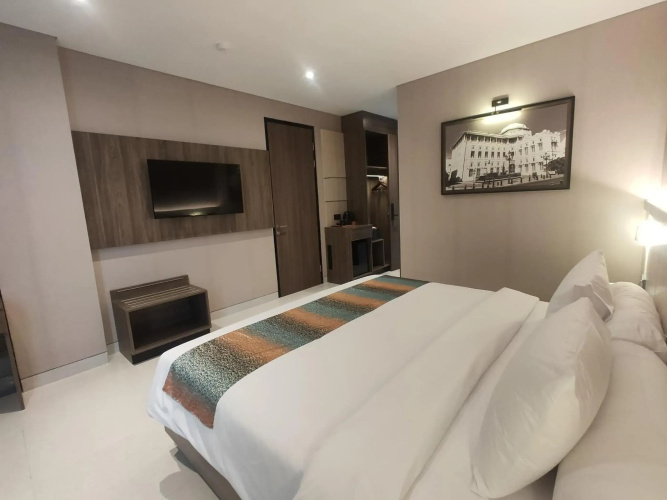 Eno Front One Hotel Semarang