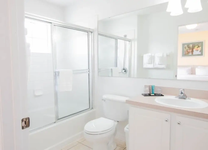 3 Bedrooms Comfort room with balcony