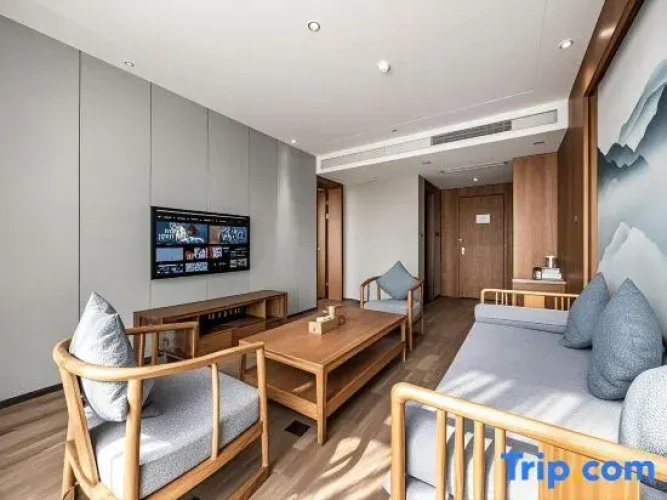 Luxury Suite