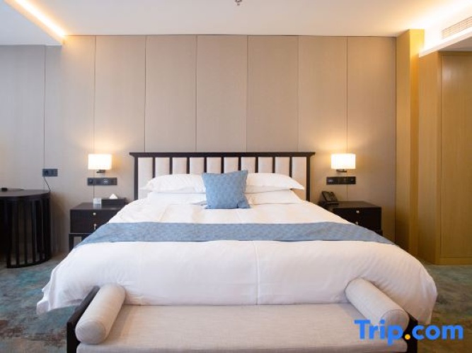 1 Bedroom Deluxe Suite