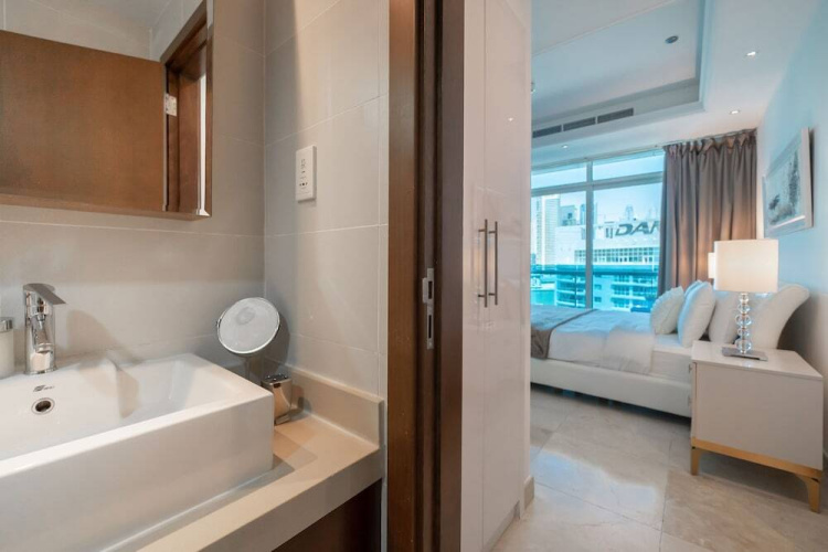 1 BR Luxury Apartment - Orra Marina - MSG 8745