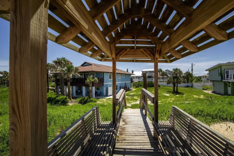 Oceanfront Steps to Sand Deck Pets Welcome