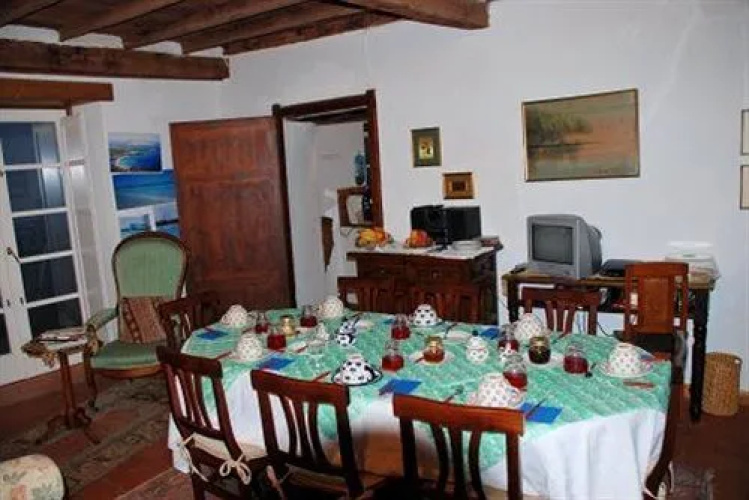Rustico Sara