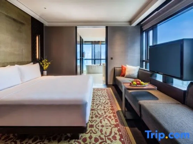 1 Bedroom Lounge Access Suite