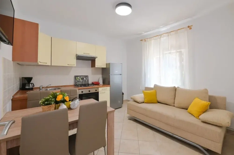 1 Bedroom Apartment with balcony