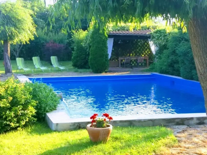 2 Bedrooms Villa