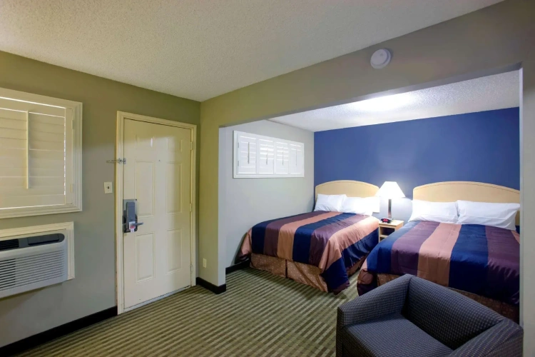Standard Quadruple room
