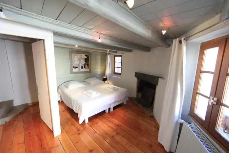 2 Bedrooms Apartment