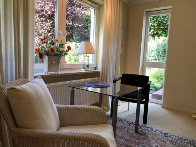 Ferienwohnung in weißer Villa am Kliff