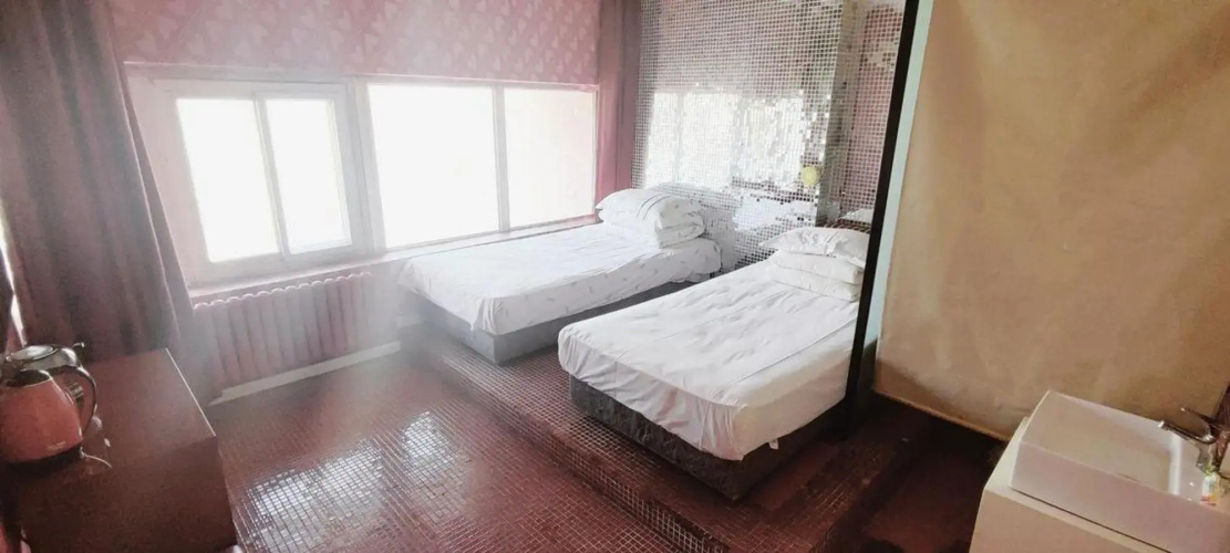 Beijing Vodran Lovers Hotel