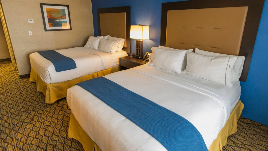Holiday Inn Express & Suites Thunder Bay by IHG