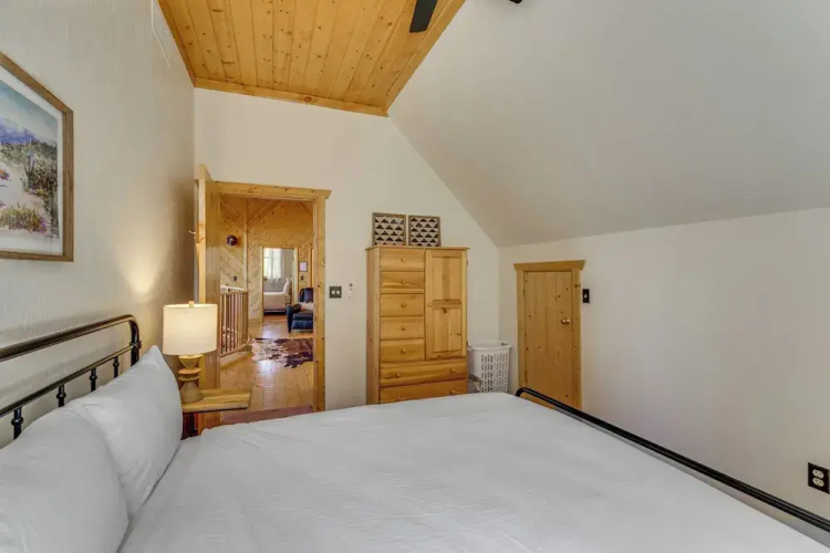 Spacious Angel Fire Cabin w/ Mtn Views & Fire Pit