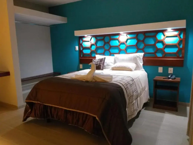 9 Estrellas Casa Hotel
