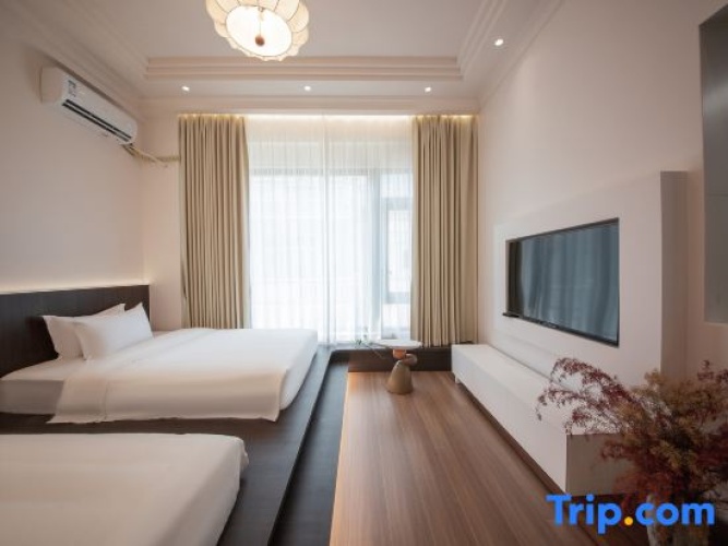 Standard Double room with lake view