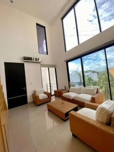 2 bd 2 bath penthouse walking distance from 5th Av