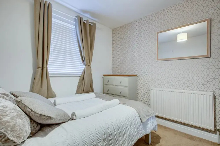 3 Bedroom Flat Central Gillingham Town