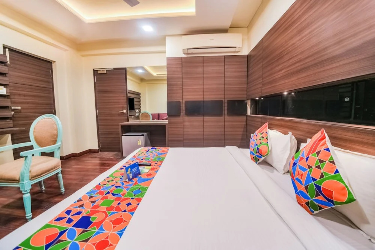 Shyampuriya Palace By FabHotel