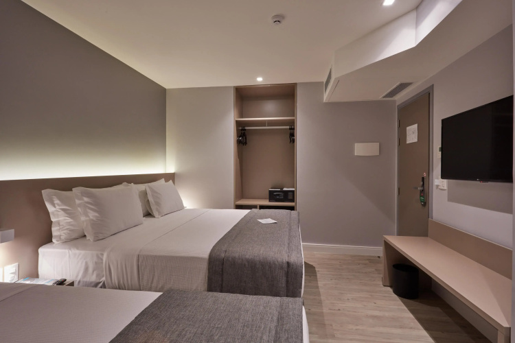Flix Hotel