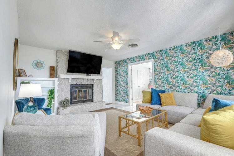 4 Bedrooms Cottage
