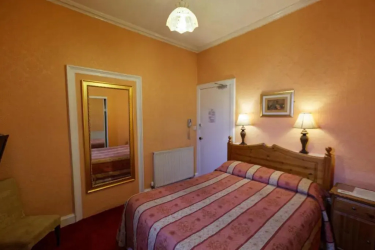 Averon Guest House