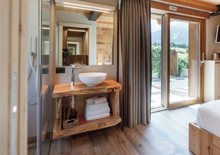 Luxury Double room with balcony and with mountain view
