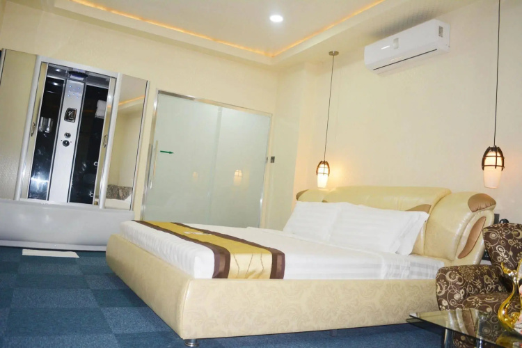 999 Hotel