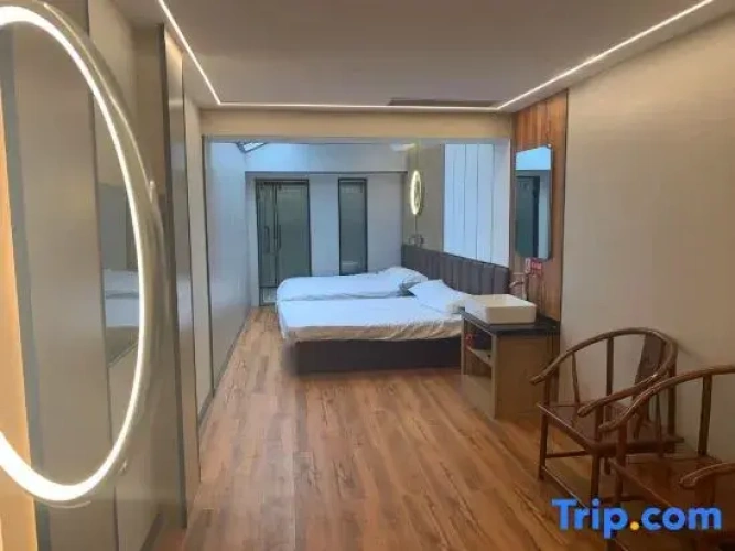 Quadruple Suite