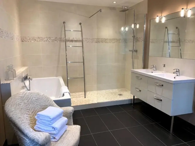 Deluxe Family Suite