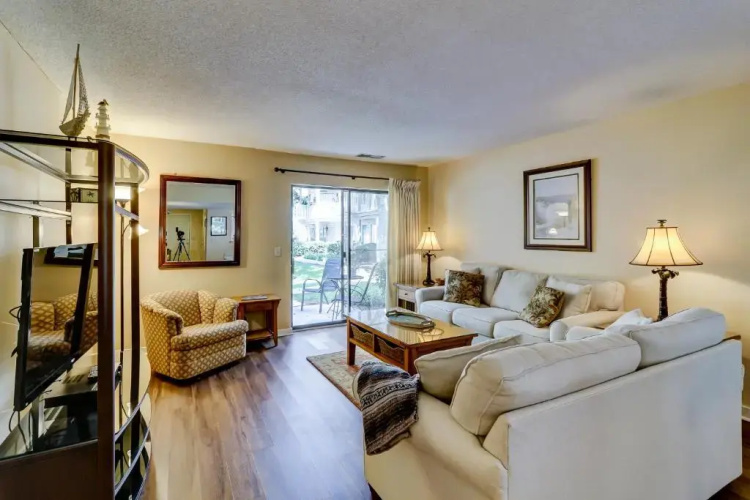 82 Courtside 2 BR Forest Beach Condo