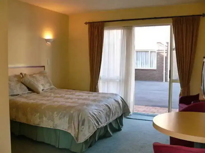Antonios Motor Lodge