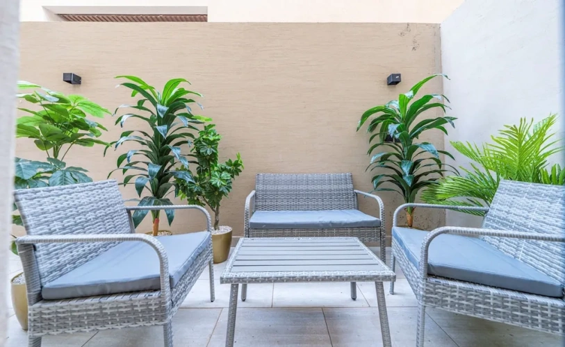 3 Bedrooms Apartment