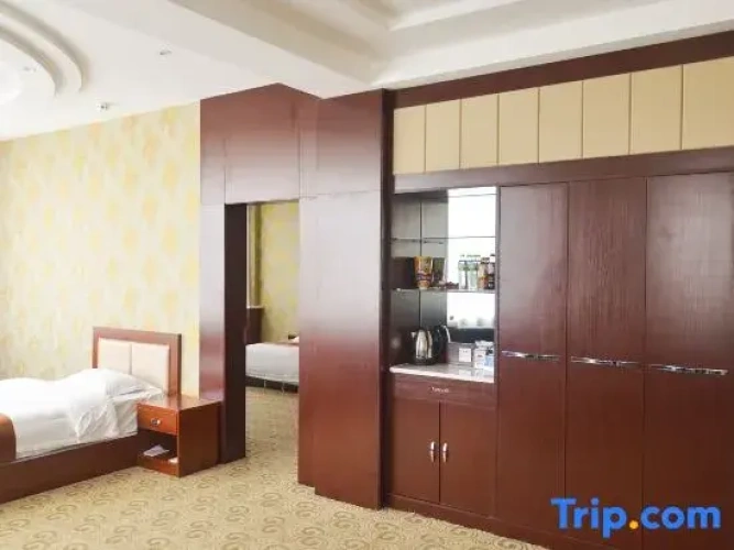 Deluxe Suite