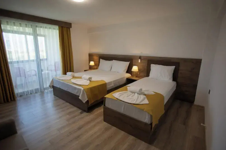 E87 Highway Otel